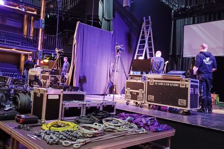 Aufbau Bühne Pradler Veranstaltungstechnik