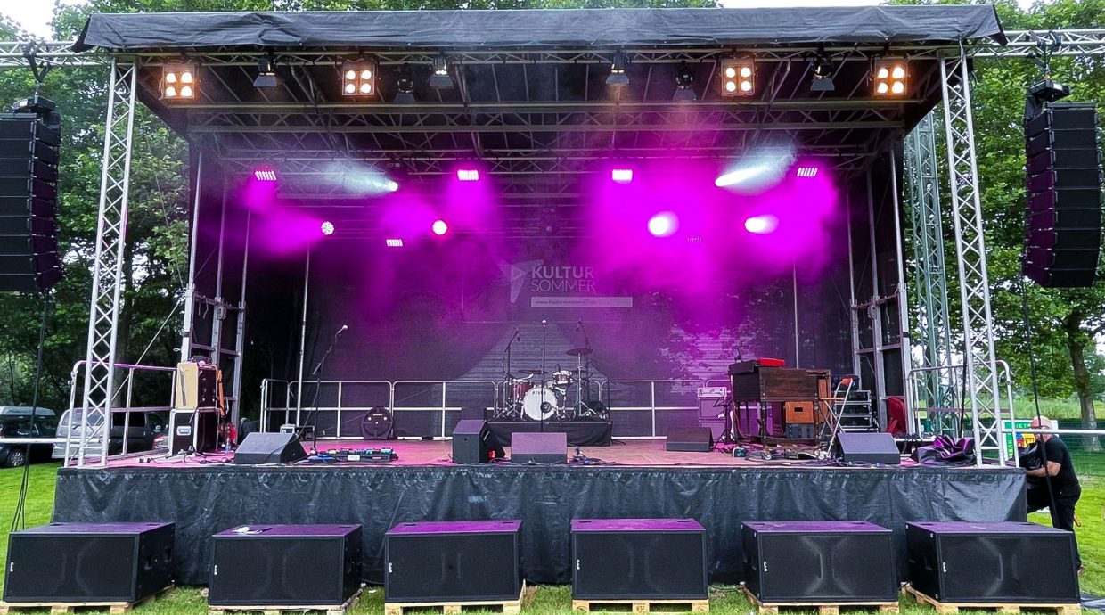 Open Air Bühne Pradler Veranstaltungstechnik