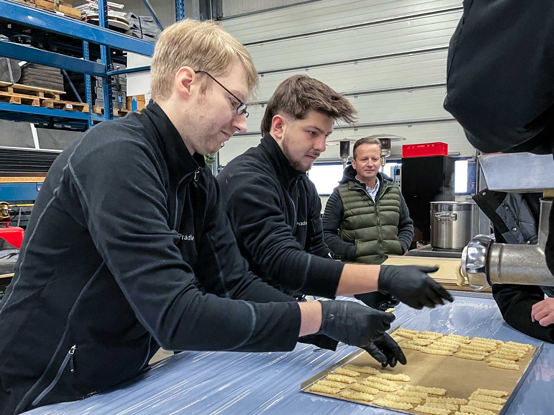 Weihnachtsbacken Pradler